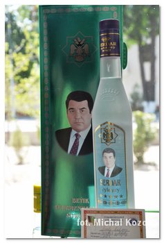 wódka z podobizną Turkmenbashiego